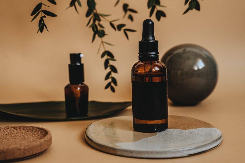 Uleiul esențial de cedru, unul dintre cele mai vechi produse folosite de oameni