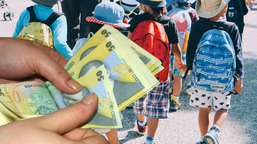 Alocații majorate pentru copii! Cât bani vor primi elevii începând cu anul 2024