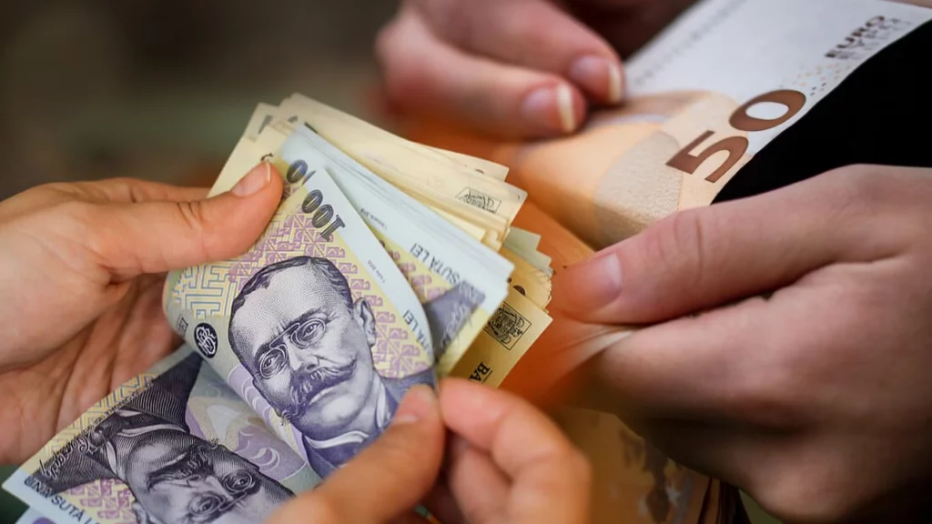 Schimbări majore în 2024: Cum va afecta noua legislație tranzacțiile cu numerar și plățile salariale în România