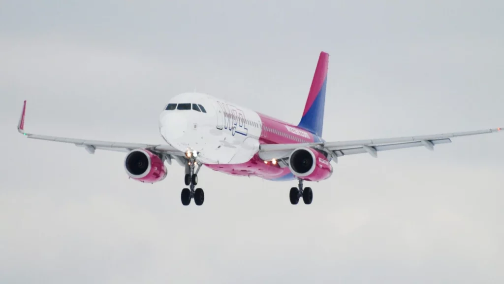 Wizz Air anunță suspendarea a 37 de rute aeriene din Ianuarie 2024: Ce trebuie să știe pasagerii
